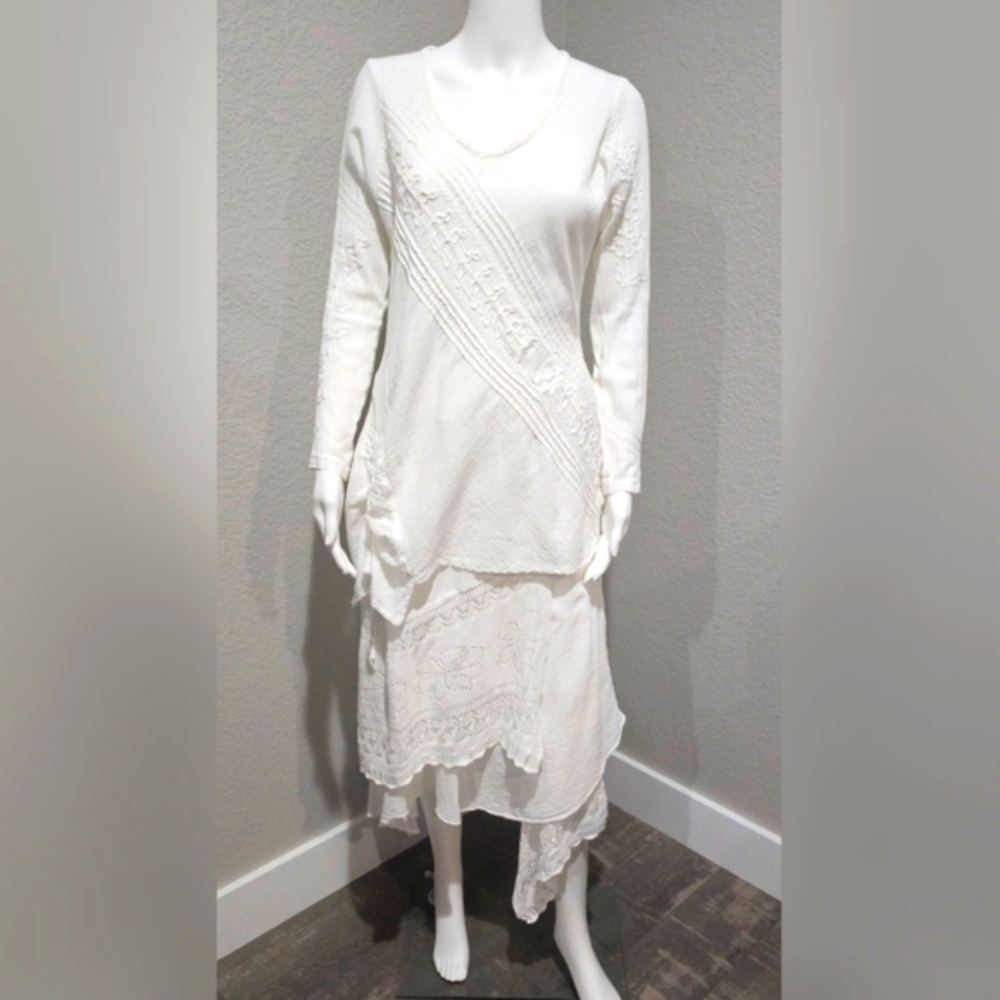 Caamano Elegant Ivory Lace Skirt & Blouse Set